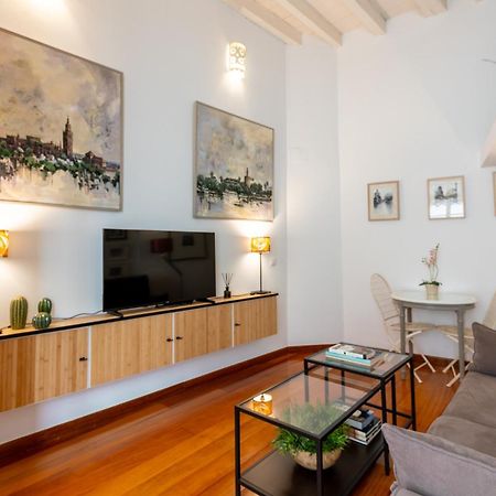 Apartamentos Rg Goyeneta Севилья Экстерьер фото
